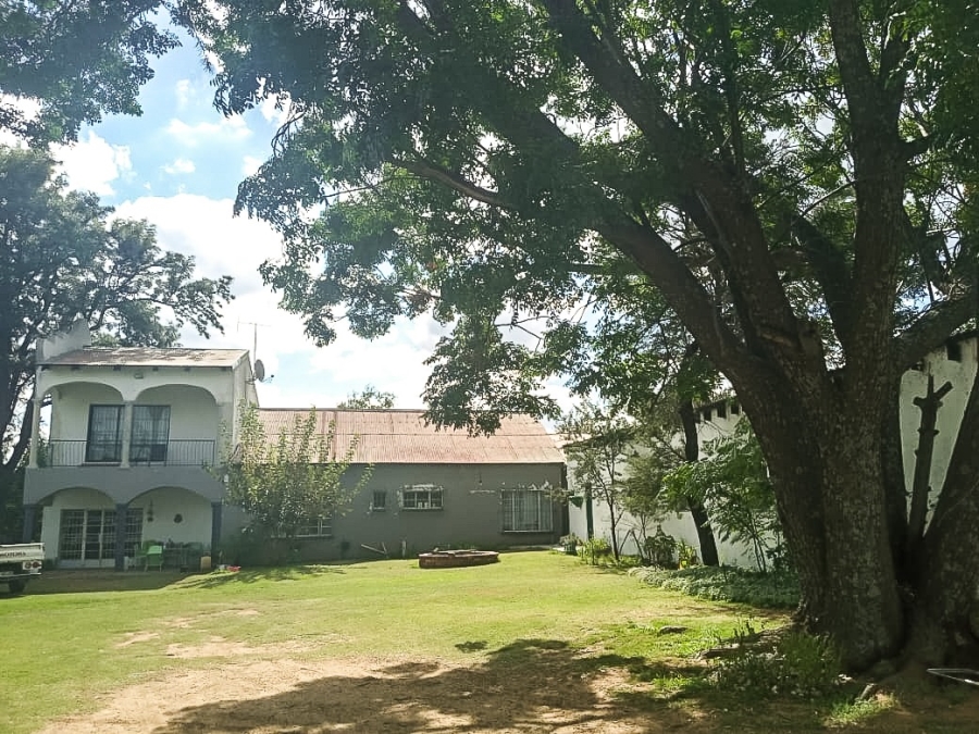 6 Bedroom Property for Sale in Parys Free State